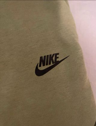 Pantalón Nike Tech Verde Oliva