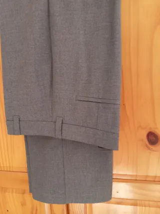 Pantalón vestir Pull&Bear gris talla 46