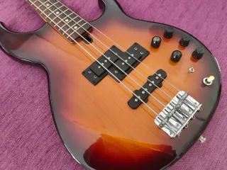 Bajo Yamaha BB 1100S 80s Vintage