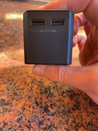 Adaptador Enchufe Universal Binance