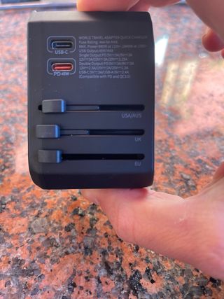 Adaptador Enchufe Universal Binance