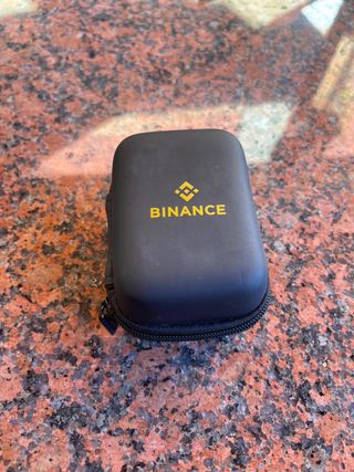 Adaptador Enchufe Universal Binance