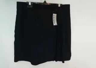 Falda pantalón negra NUEVA con vuelo y pliegues