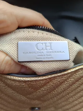 Bolso Carolina Herrera. Oiel Dorado. Asa y Cadena