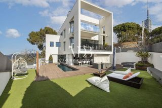 Casa adosada en alquiler en Vallvidrera - El Tibidabo i les Planes en Barcelona