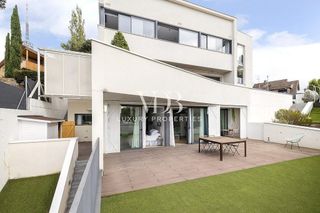 Casa adosada en alquiler en Vallvidrera - El Tibidabo i les Planes en Barcelona