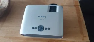 Proyector Philips Neopix + Mando + Adaptador