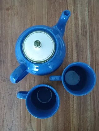 Teiera e 2 tazze in porcellana blu