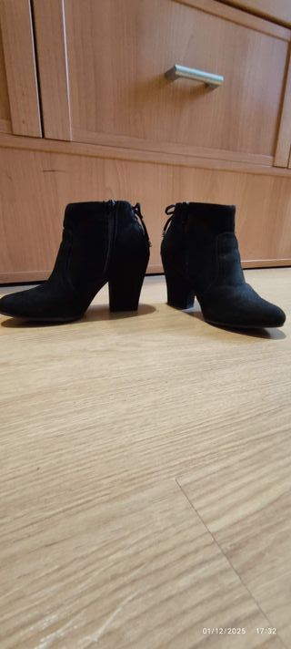 Botines negros tacón