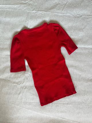 Camiseta Stradivarius roja manga corta