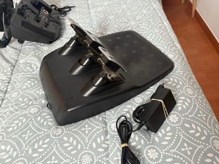Volante Logitech G29 con Pedales