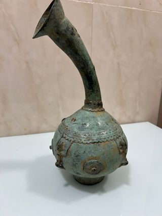 Antiguo Cántaro de Bronce