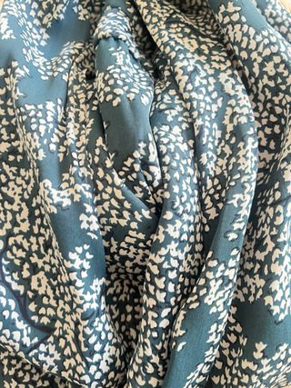 Vestido verde azulado estampado blanco