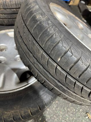 Llantas PSA con neumáticos