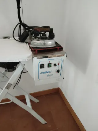 Mesa de planchado industrial Bielle