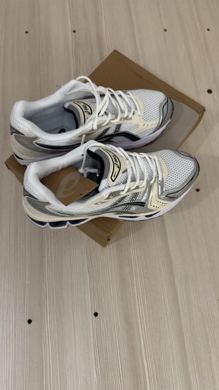 Asics Gel-Kayano 14 Plata/Blanco Nuevas