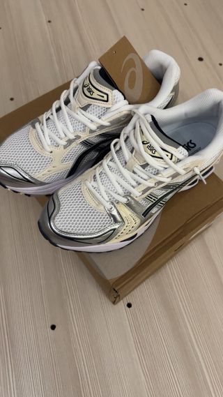 Asics Gel-Kayano 14 Plata/Blanco Nuevas