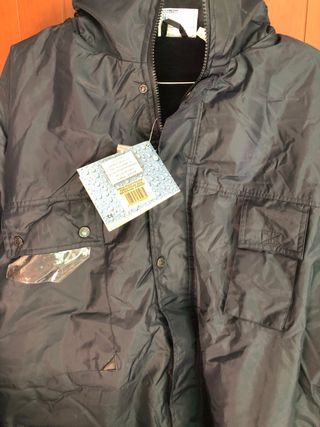 Chaquetón negro para frío y lluvia