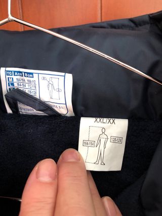 Chaquetón negro para frío y lluvia