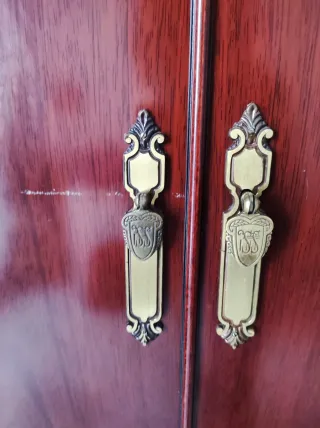 Armario de madera vintage