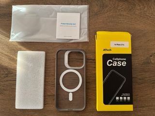 Funda iPhone 15 Pro JETech con Kickstand