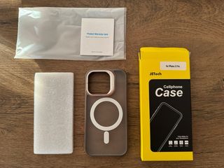 Funda iPhone 15 Pro JETech con Kickstand