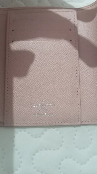 Monedero Louis Vuitton Rosa y Plateado