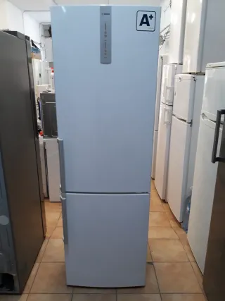 Nevera Bosch altura 1:85 cm ancho 60cm Clases A+