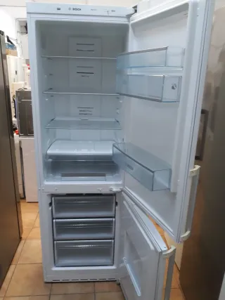 Nevera Bosch altura 1:85 cm ancho 60cm Clases A+