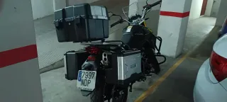 Moto Cyclone RX4i con maletas