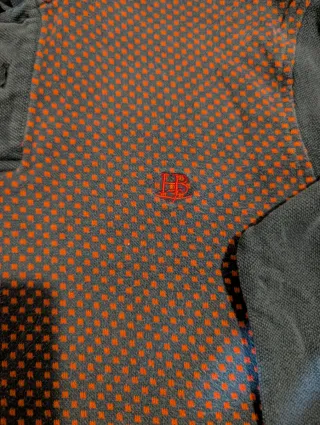 Maglietta a maniche lunghe blu e rosse