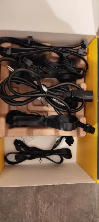 Corsair CX750M Fuente de Alimentación 750W