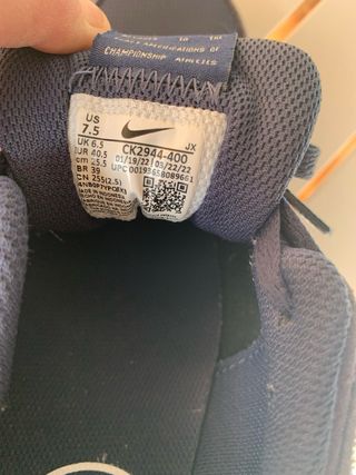 Zapatillas Nike Venture Runner Talla 40.5 UNISEX