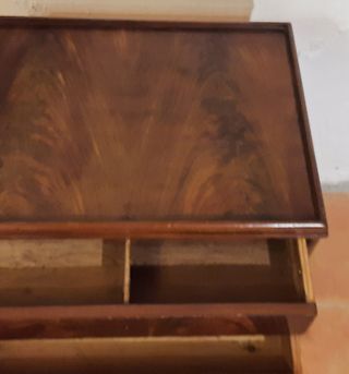 Costurero de caoba antiguo restaurado