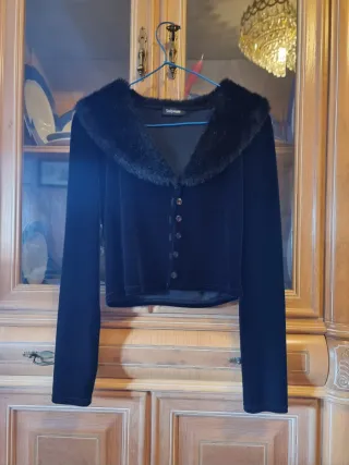 Chaqueta terciopelo negra cuello pelo. Nueva!