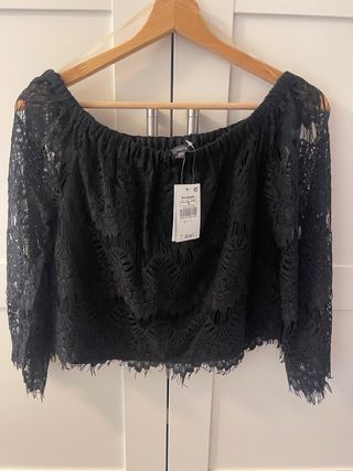 Top Negro Encaje Hombros Descubiertos Talla S