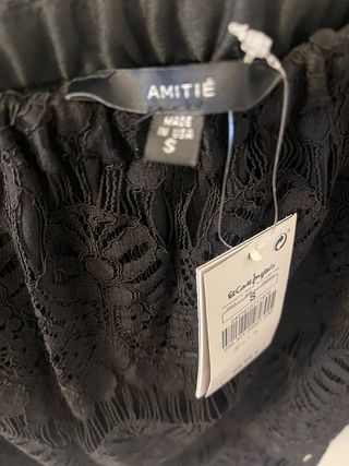 Top Negro Encaje Hombros Descubiertos Talla S