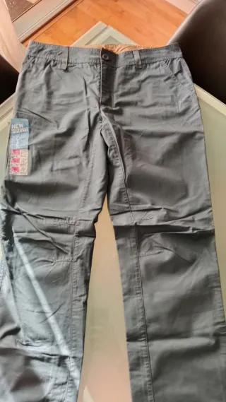 Pantalón trekking Quechua gris