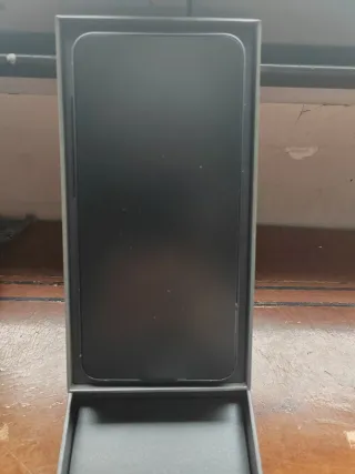 Samsung Galaxy S25+ 512GB 12GB RAM scatola