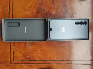 Samsung Galaxy S25+ 512GB 12GB RAM scatola