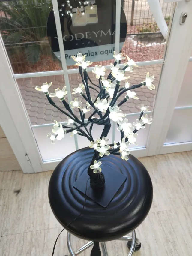 Lámpara árbol flores LED