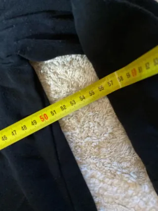 Reebok Sudadera Negra con Logo Blanco