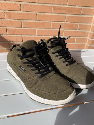 Zapatillas marca VANS Talla 40.5 UNISEX