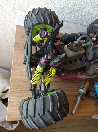 NITRO MONSTER TRUCK RADIOCONTROL