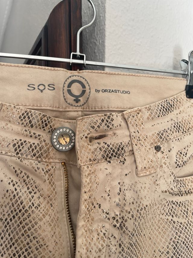 Pantalón SQS estampado serpiente
