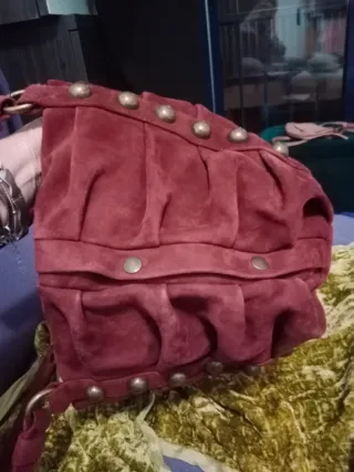 Bolso Ante Cabrino Rojo Dorado Grande