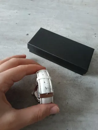 Elegante Orologio da Polso Bianco Argento