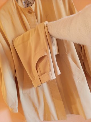 Traje Burberry Beige Mujer