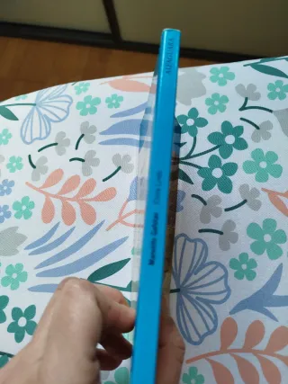 Libros a partir de 8 años,2€ cada libro, 4€ todos