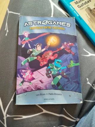 Libros a partir de 8 años,2€ cada libro, 4€ todos